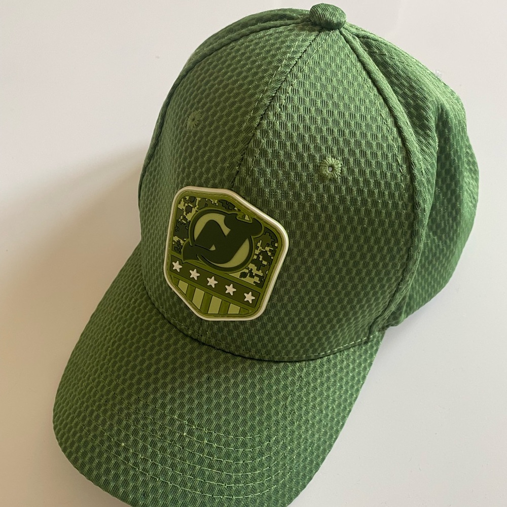 New Jersey Devils Hat Honoring Veterans / Armed Forces Hat One Size